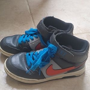 Nike kids shoes